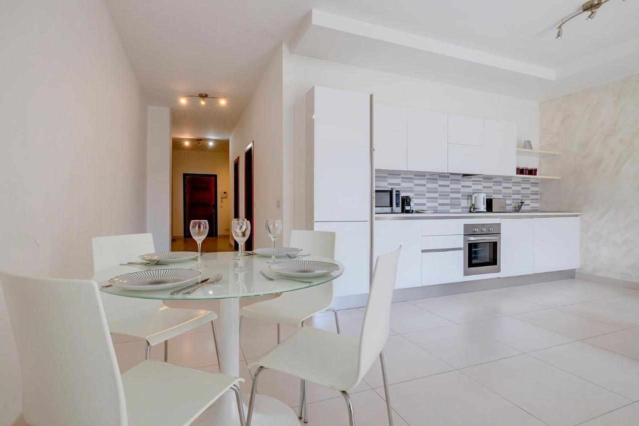 Modern Apartment Steps From Balluta Bay Sliema Exterior foto